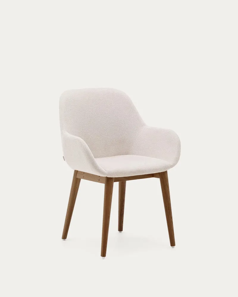Konna Stuhl in Beige und Beine aus massivem Eschenholz mit dunklem Finish FR