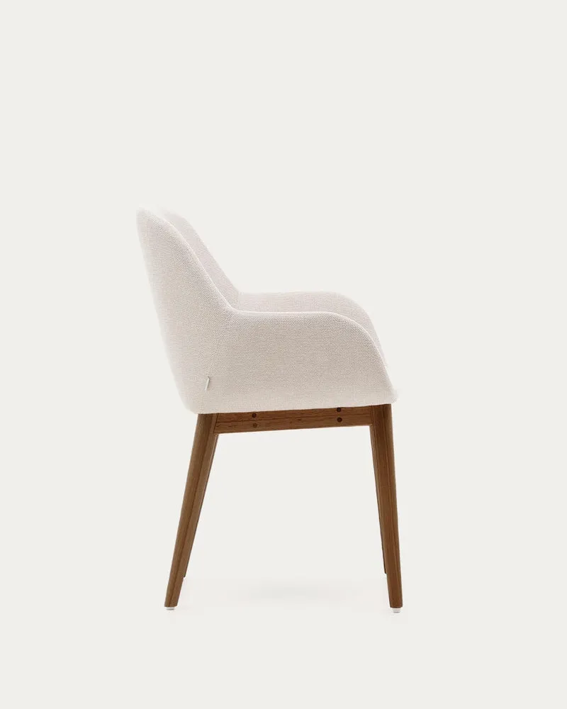 Konna Stuhl in Beige und Beine aus massivem Eschenholz mit dunklem Finish FR
