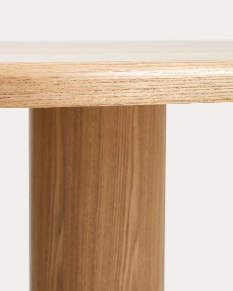 Mailen ovaler Tisch aus Eschenfurnier mit natürlichem Finish Ø 180 x 105 cm