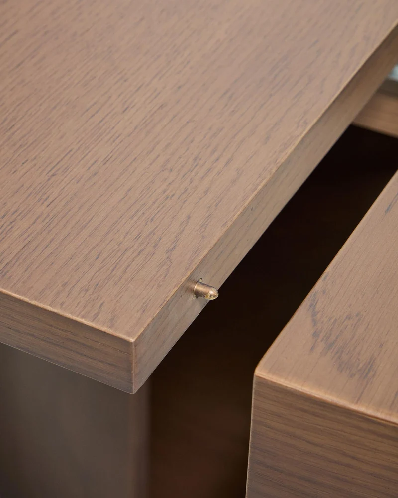 Artis ausziehbarer runder Tisch aus Massivholz und Eichenfurnier mit Walnuss-Finish, FSC 1