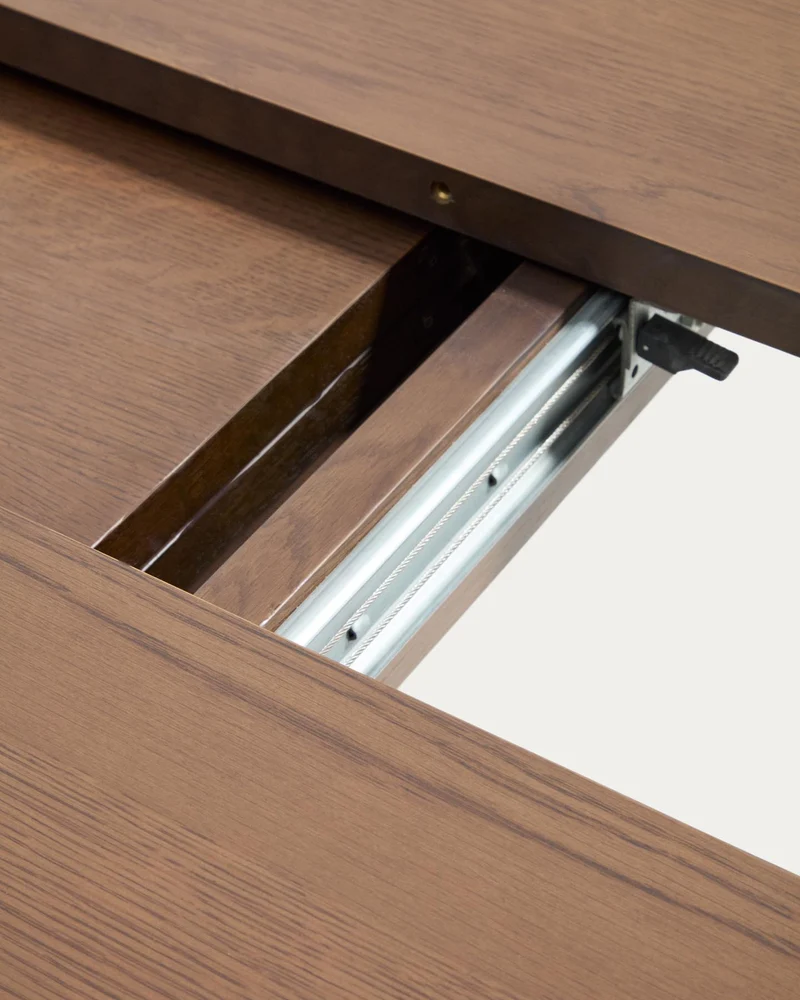 Artis ausziehbarer runder Tisch aus Massivholz und Eichenfurnier mit Walnuss-Finish, FSC 1