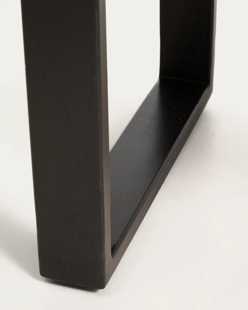 Bank Uxue aus massivem Akazienholz mit Beinen aus schwarzem Stahl 160 x 45 cm