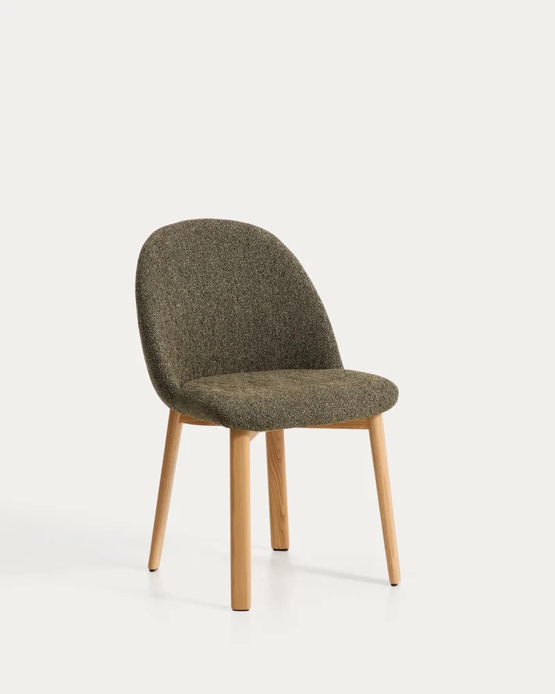 Stuhl Meila mit grüner Chenille und Beinen aus massivem Eschenholz mit naturfarbenem Finis