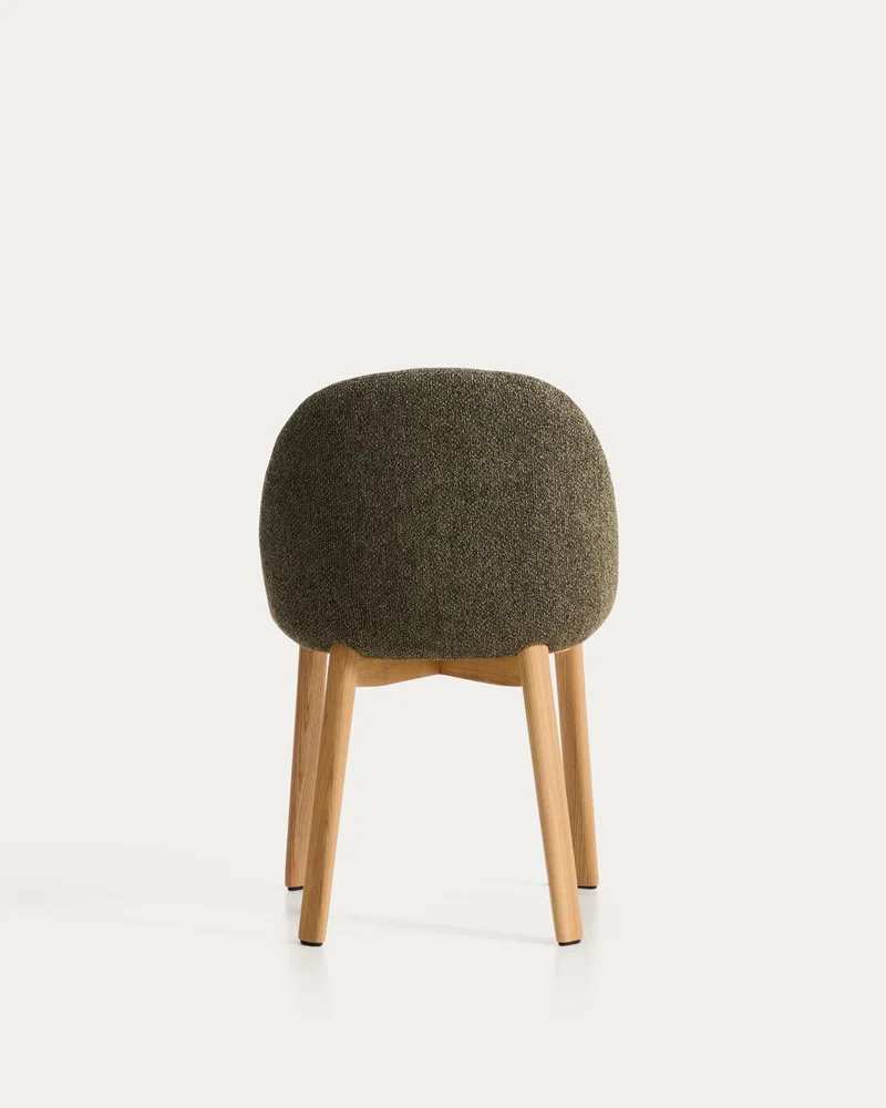 Stuhl Meila mit grüner Chenille und Beinen aus massivem Eschenholz mit naturfarbenem Finis
