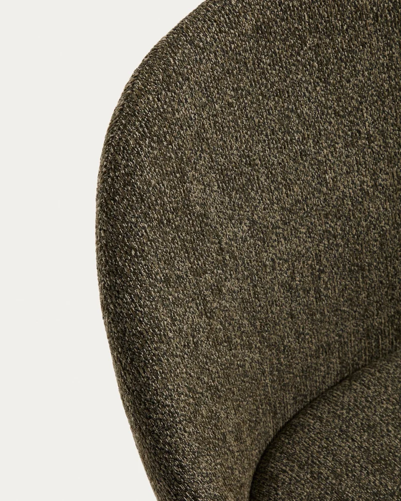Stuhl Meila mit grüner Chenille und Beinen aus massivem Eschenholz mit Nussbaumfinish