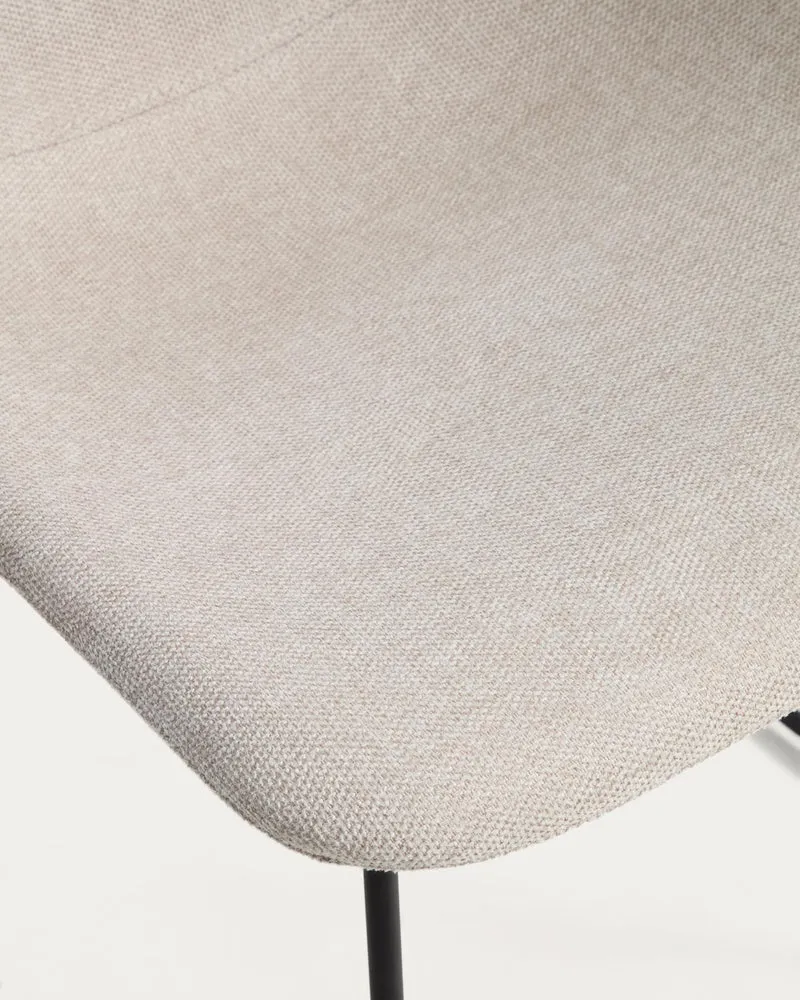 Stuhl Zahara mit beiger Chenille und Stahlbeinen mit schwarzem Finish, FSC 100 %