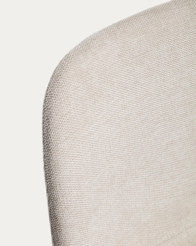 Stuhl Zahara mit beiger Chenille und Stahlbeinen mit schwarzem Finish, FSC 100 %