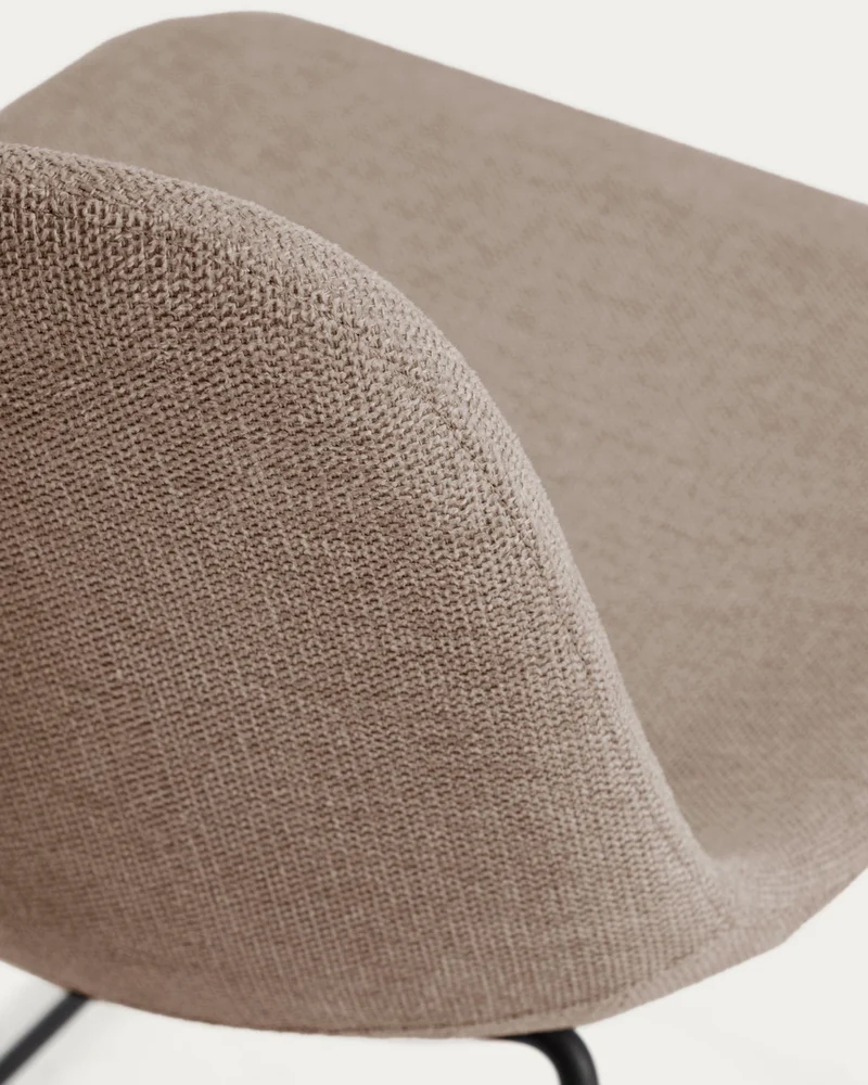 Stuhl Zahara mit brauner Chenille und Stahlbeinen mit schwarzem Finish, FSC 100 %