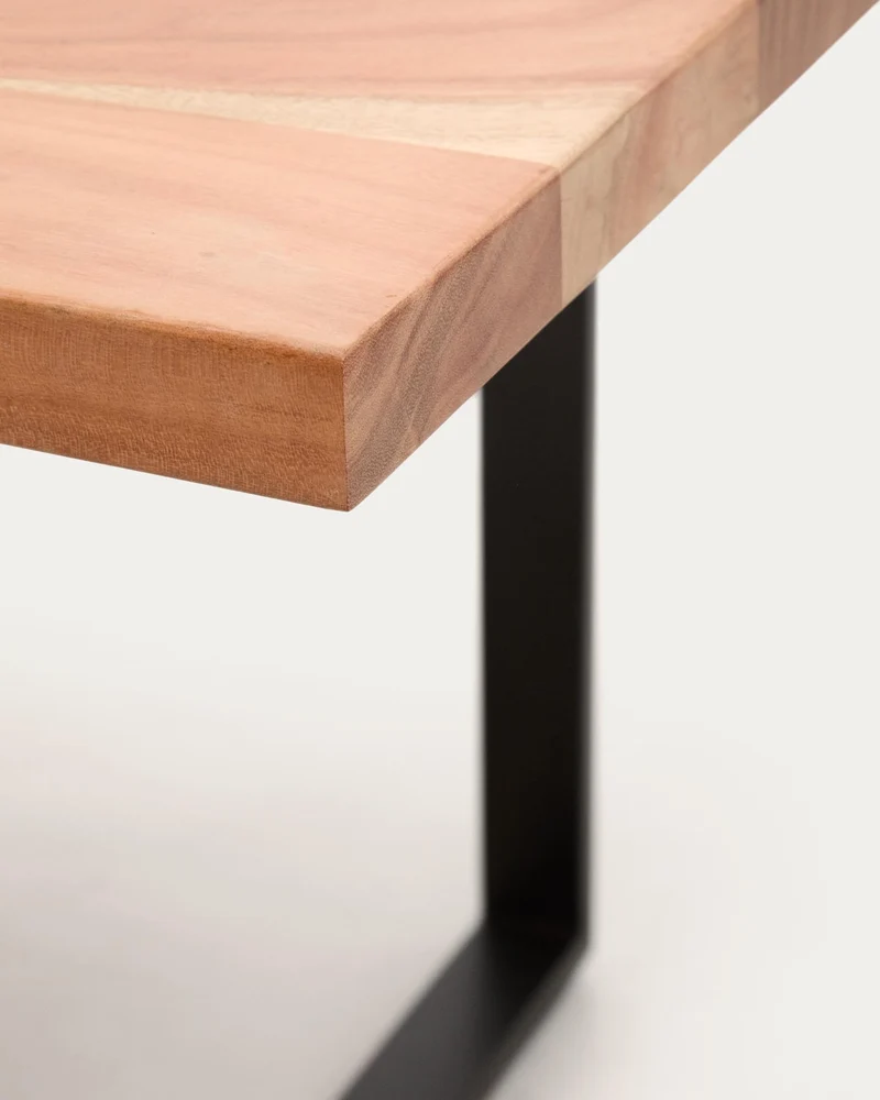 Tisch Uxue aus massivem Akazienholz mit Beinen aus schwarzem Stahl 220 x 100 cm