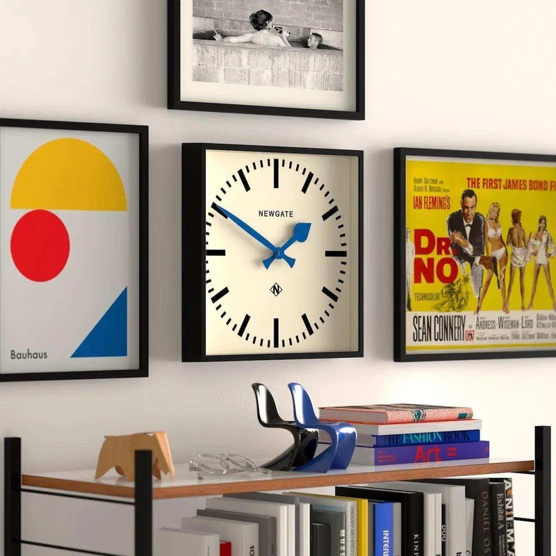 Number Five Railway wandklok – zwart/ijsblauwe wijzers – 33,5 × 33,5 cm