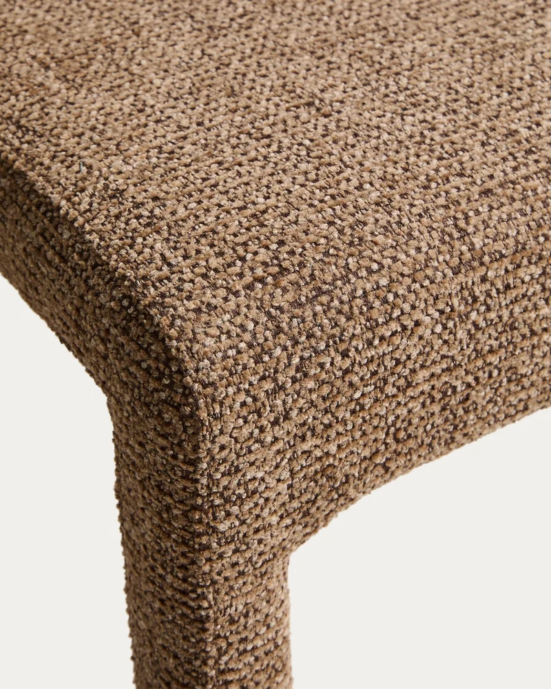 Stapelbarer Stuhl Loria aus schokoladenbrauner Chenille, FSC 100 %