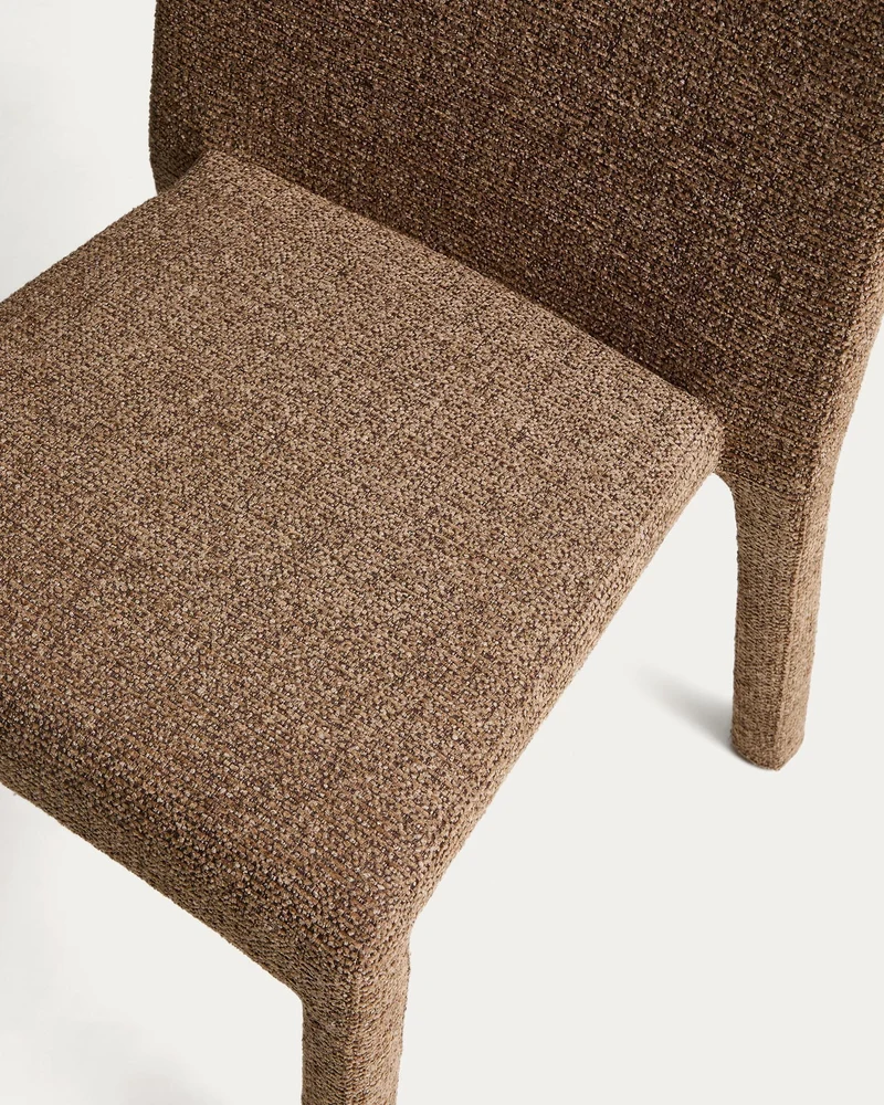 Stapelbarer Stuhl Loria aus schokoladenbrauner Chenille, FSC 100 %