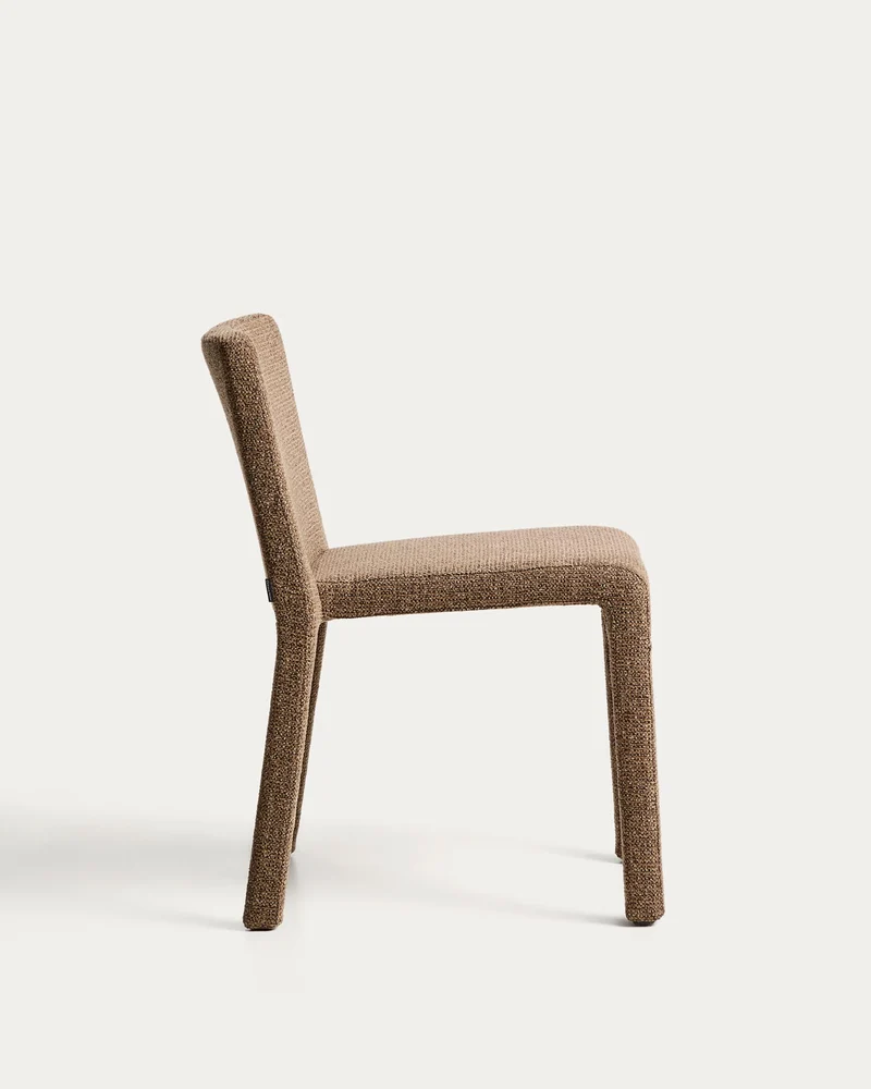 Stapelbarer Stuhl Loria aus schokoladenbrauner Chenille, FSC 100 %
