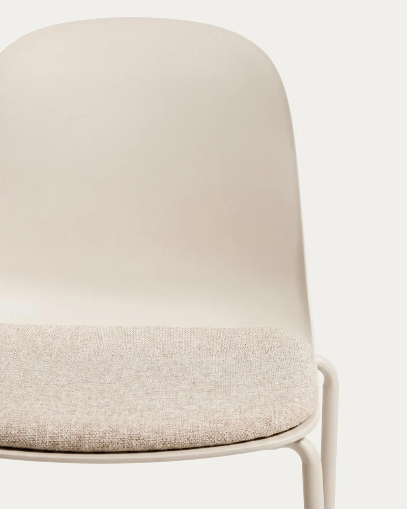 Stuhl Debari mit Chenille-Kissen und Stahlbeinen mit beigem Finish