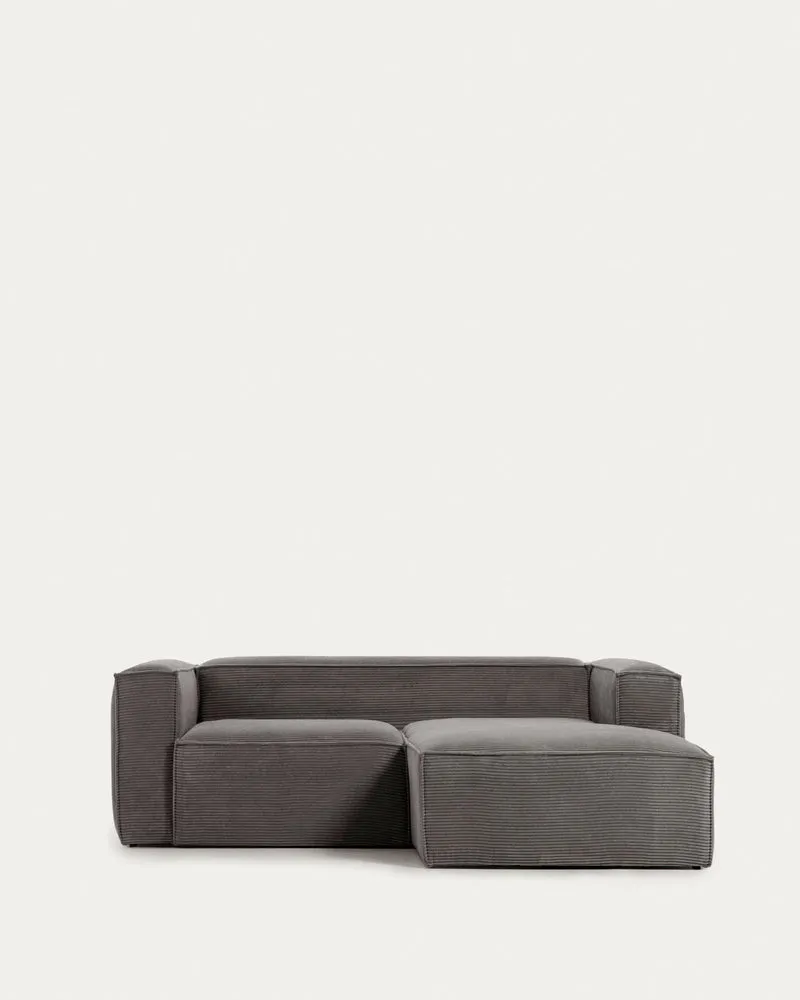 2-Sitzer-Sofa Blok mit dickem, grauen Cord und Chaiselongue rechts 240 cm FSC Mix Credit