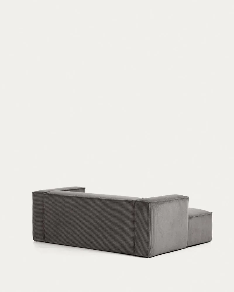 2-Sitzer-Sofa Blok mit dickem, grauen Cord und Chaiselongue links 240 cm FSC Mix Credit