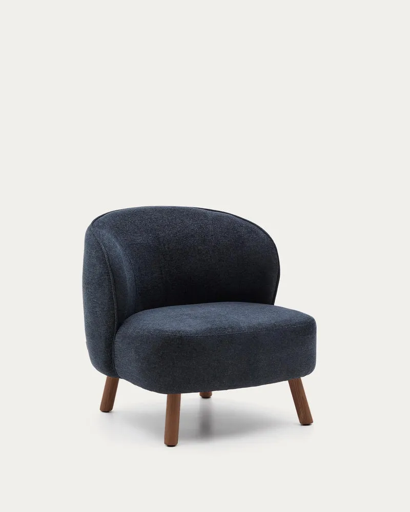 Sessel Ulit aus blaugrauer Chenille mit Beinen aus massivem Eschenholz mit Nussbaum-Finish