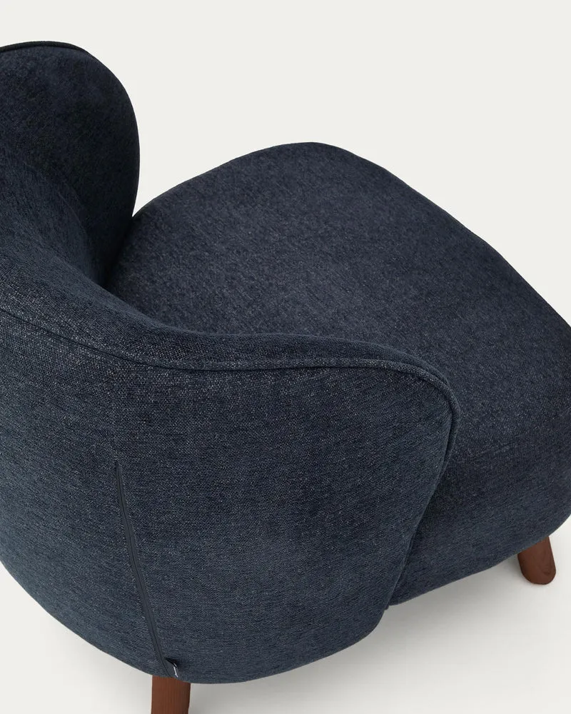 Sessel Ulit aus blaugrauer Chenille mit Beinen aus massivem Eschenholz mit Nussbaum-Finish