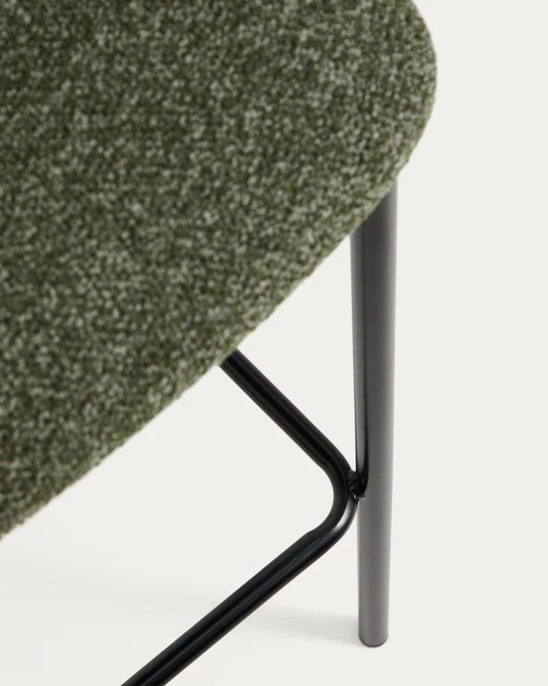 Hocker Ciselia in dicker, dunkelgrüner Chenille mit Stahlbeinen mit schwarzem Finish, FSC