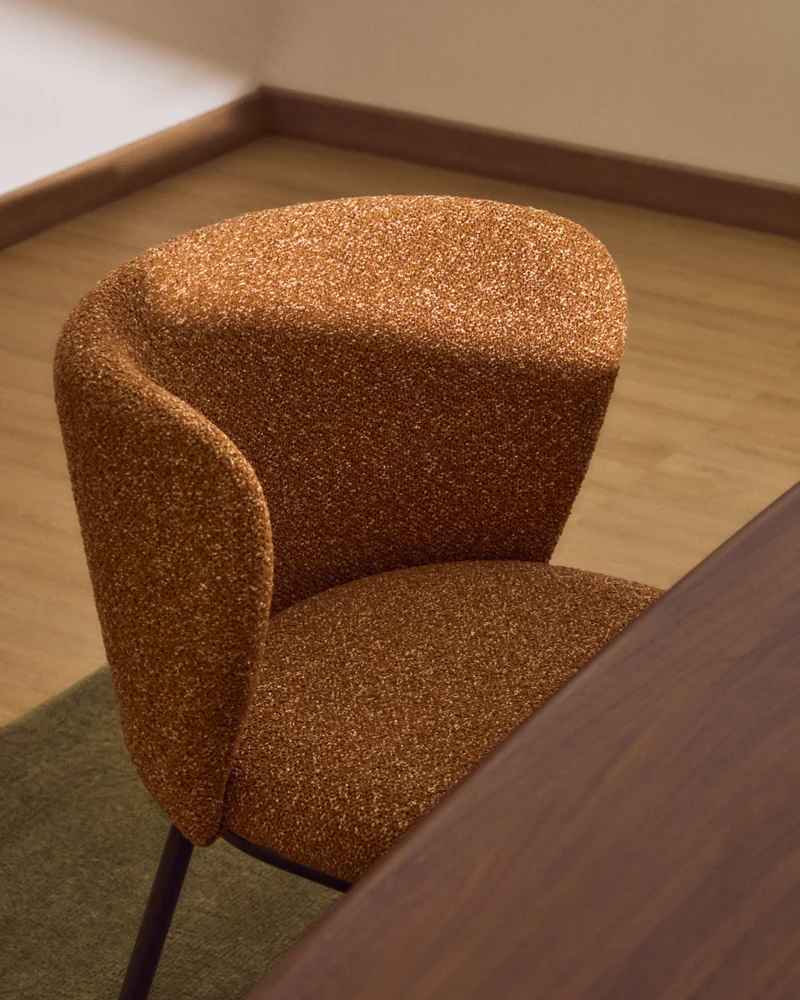 Stuhl Ciselia in dicker, terrakottafarbener Chenille mit Stahlbeinen mit schwarzem Finish,