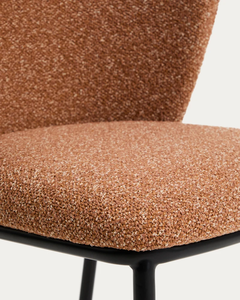 Stuhl Ciselia in dicker, terrakottafarbener Chenille mit Stahlbeinen mit schwarzem Finish,