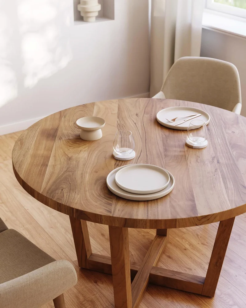 Runder Tisch Nahla aus massivem Akazienholz mit natürlichem Finish, Ø 120 cm, FSC 100 %