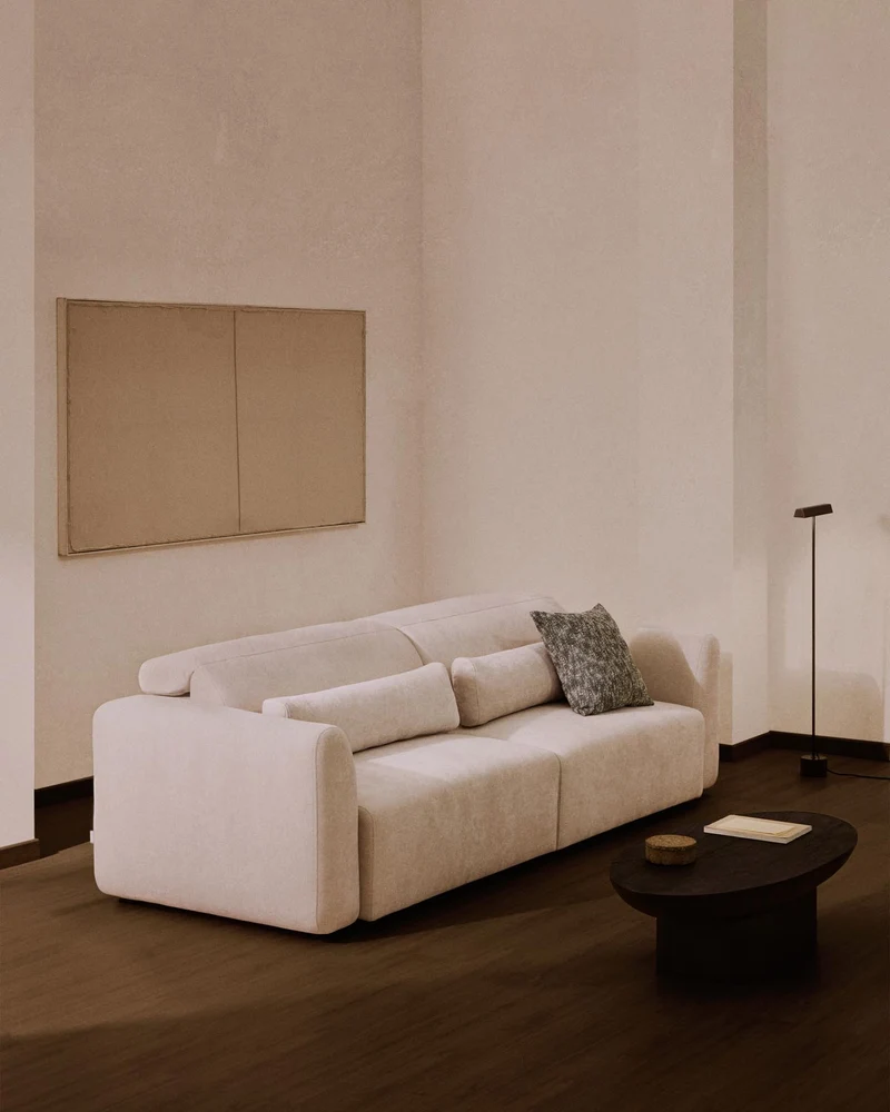 4-Sitzer-Sofa Lares mit elektrisch ausfahrbaren Sitzen und verstellbarer Kopfstütze in bei