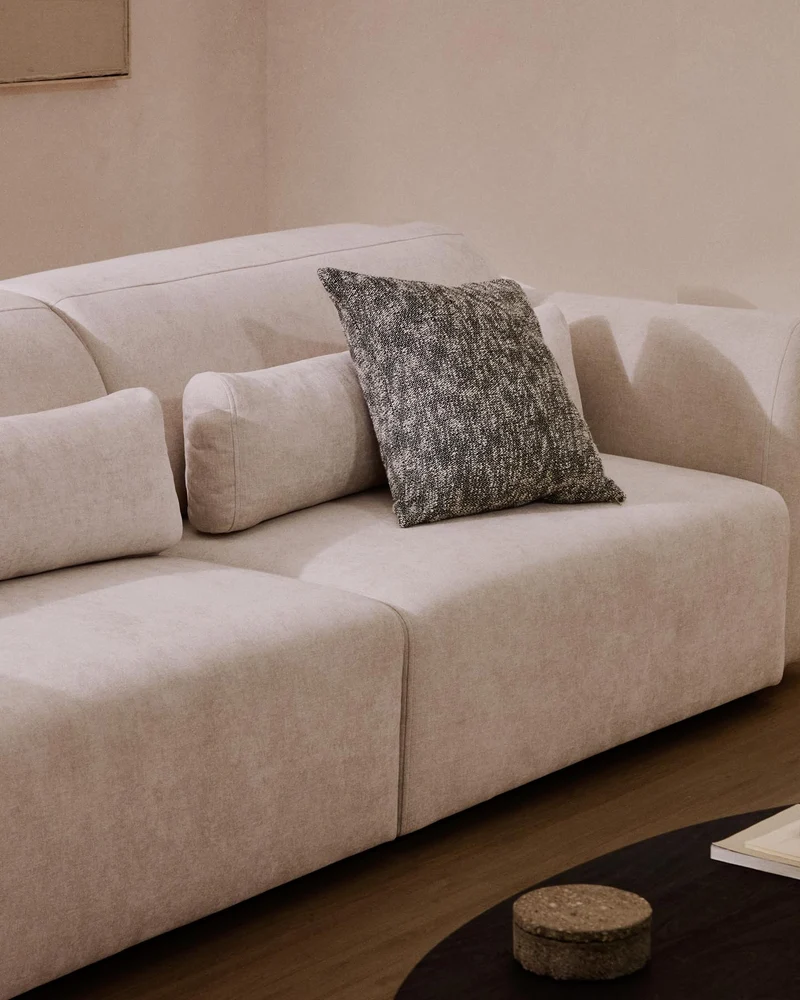 4-Sitzer-Sofa Lares mit elektrisch ausfahrbaren Sitzen und verstellbarer Kopfstütze in bei