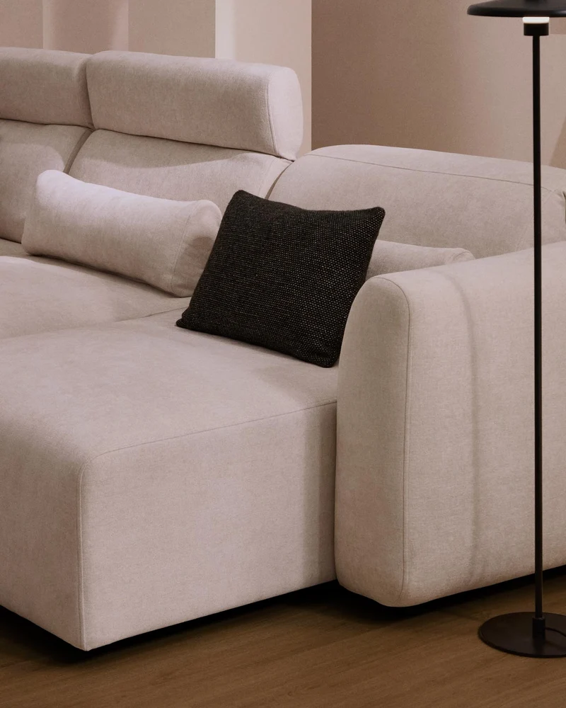 5-Sitzer-Sofa Lares mit elektrisch ausfahrbaren Sitzen und verstellbarer Kopfstütze in bei