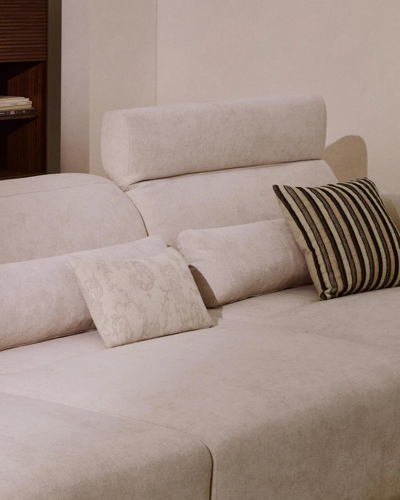 6-Sitzer-Sofa Lares mit elektrisch ausfahrbaren Sitzen und verstellbarer Kopfstütze in bei