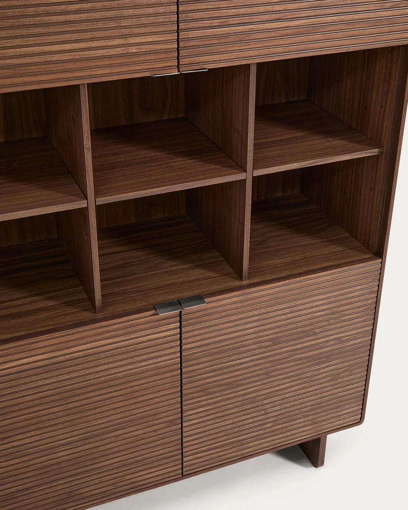 Highboard Norlen mit 4 Türen aus Nussbaumfurnier FSC Mix Credit 100 x 163 cm