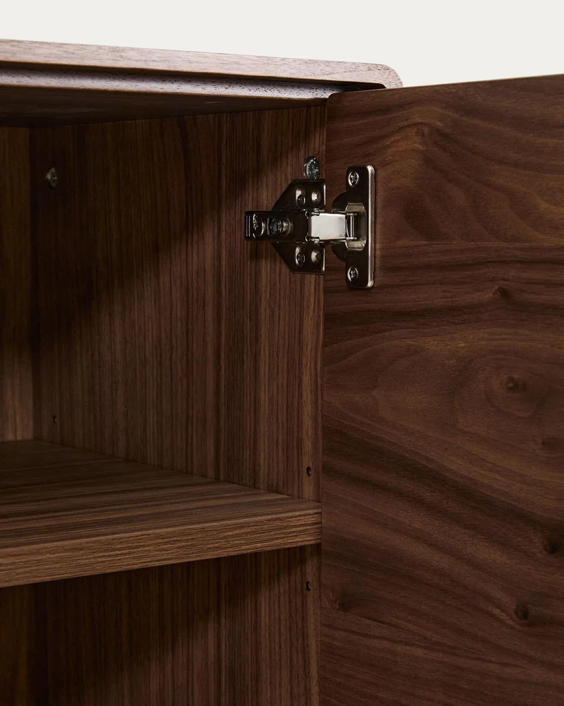 Highboard Norlen mit 4 Türen aus Nussbaumfurnier FSC Mix Credit 100 x 163 cm