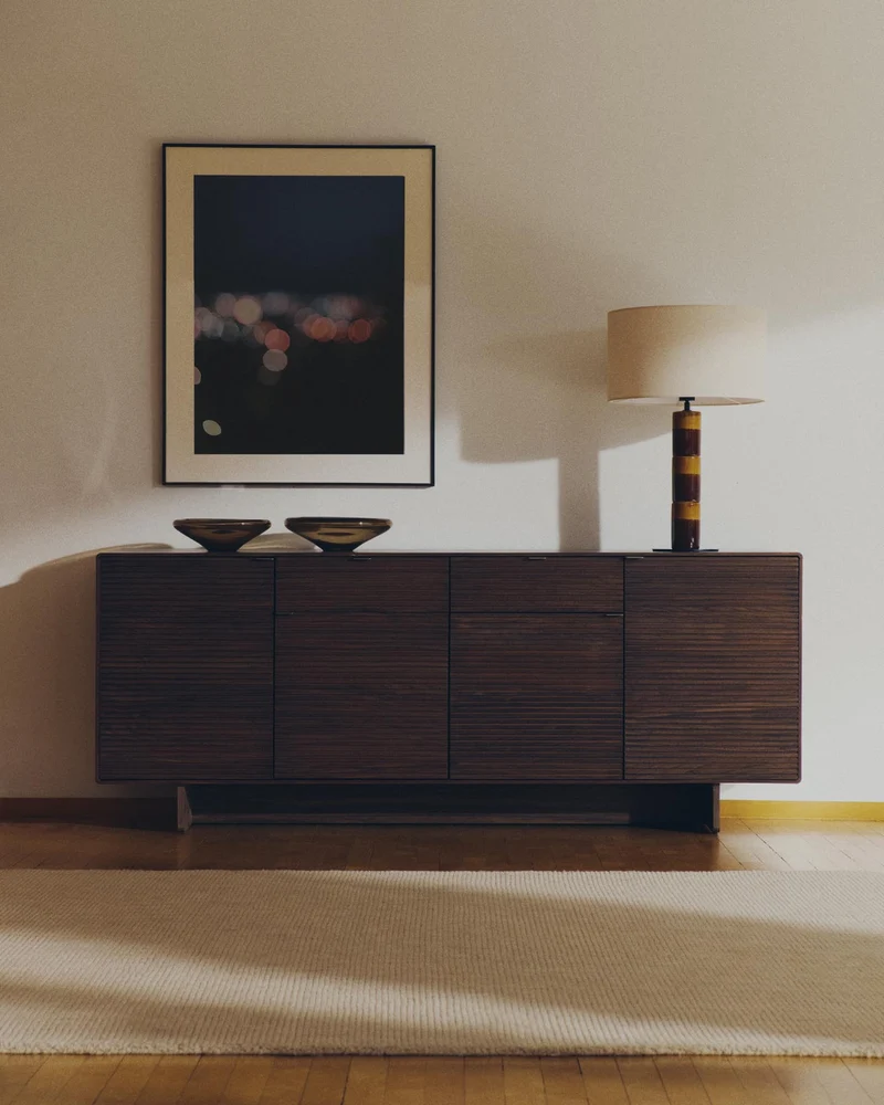Highboard Norlen mit 4 Türen und 2 Schubladen aus Nussbaumfurnier FSC Mix Credit 194,5 x 7