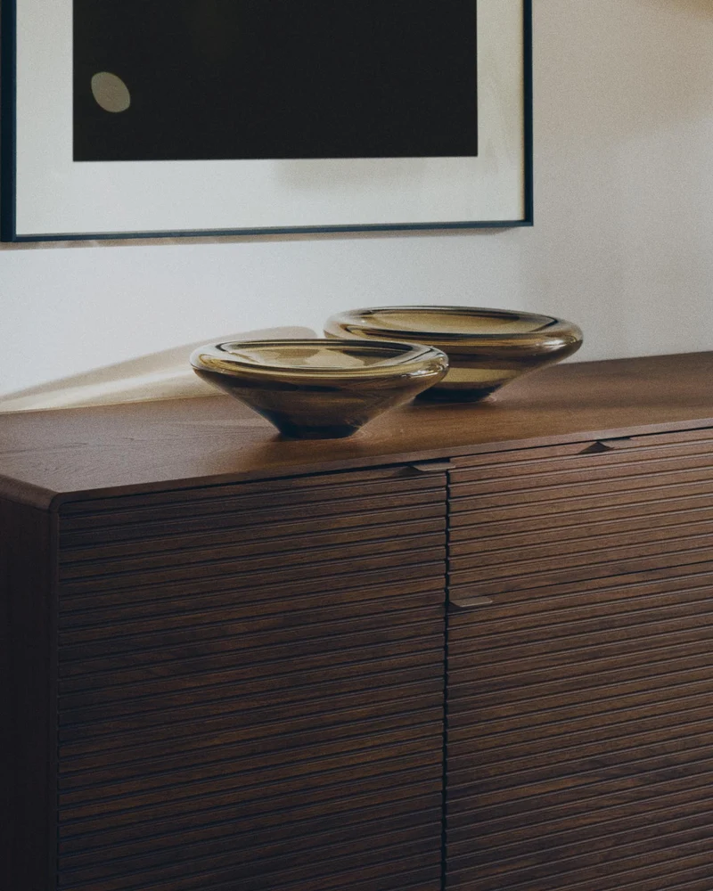 Highboard Norlen mit 4 Türen und 2 Schubladen aus Nussbaumfurnier FSC Mix Credit 194,5 x 7