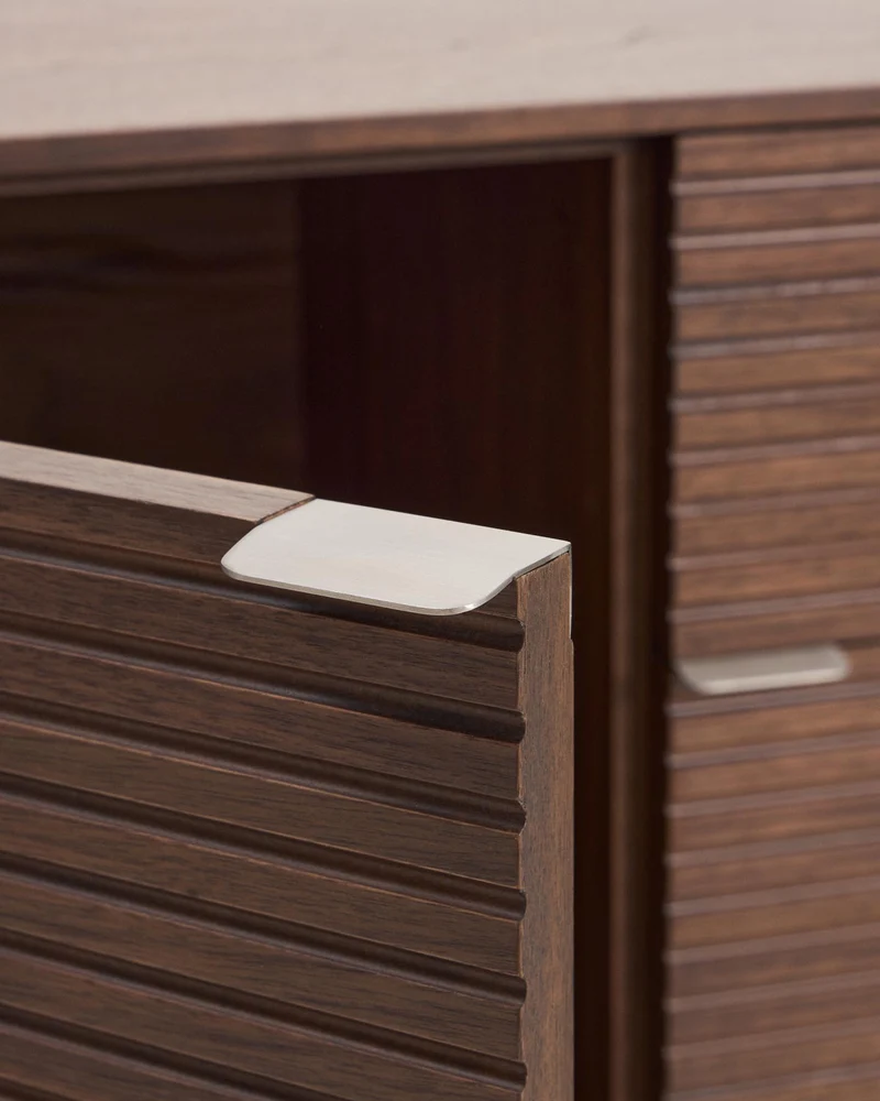 Highboard Norlen mit 4 Türen und 2 Schubladen aus Nussbaumfurnier FSC Mix Credit 194,5 x 7