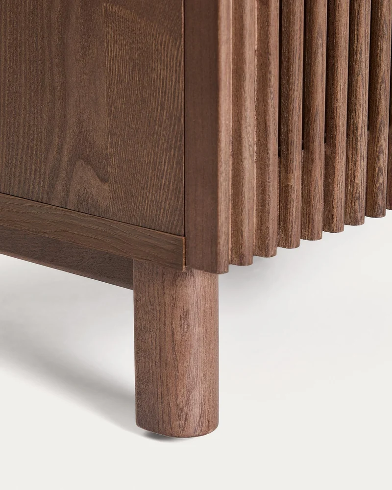 Nachttisch Beyla aus Furnier und Massivholz aus Esche mit nussbaumfarbenem Finish 53 x 62,