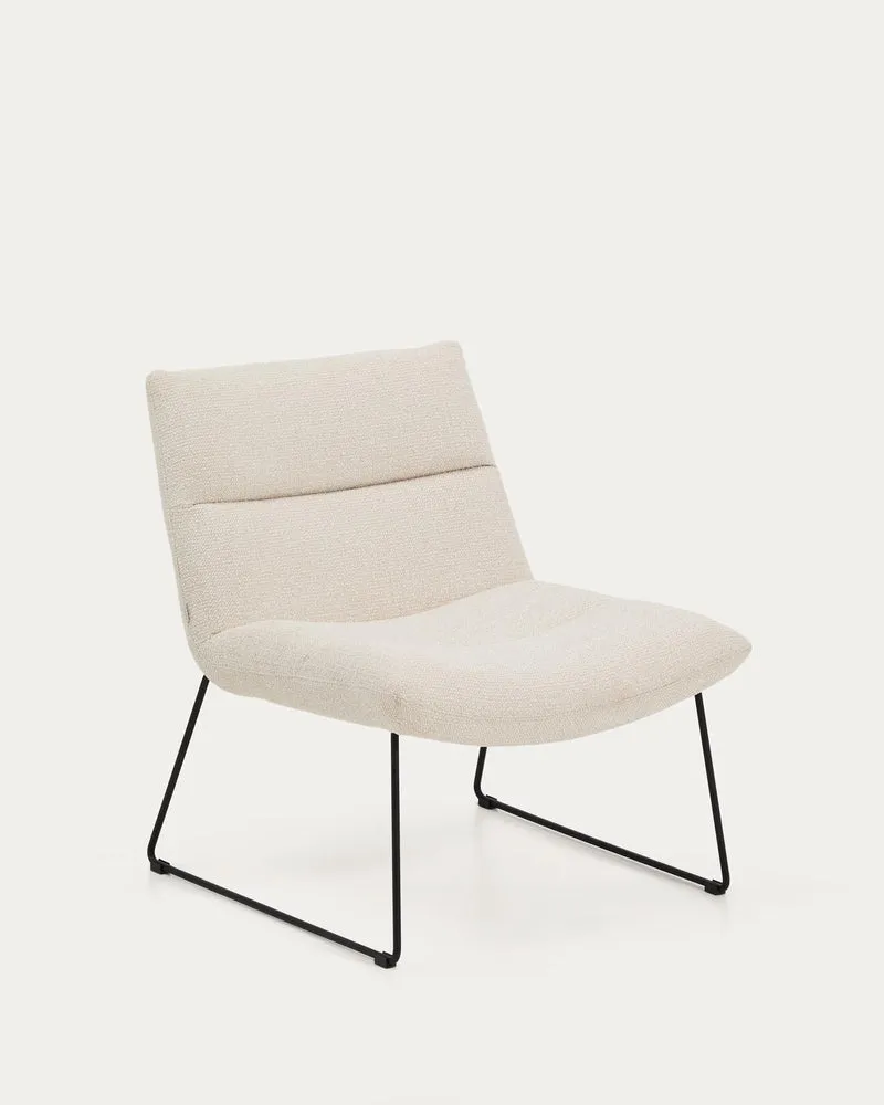 Sessel Asen in beiger Chenille mit schwarzen Stahlbeinen FSC 100%