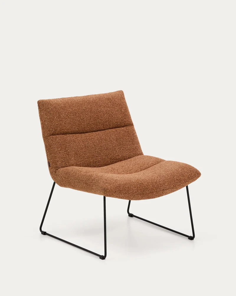 Sessel Asen in terrakottafarbener Chenille mit schwarzen Stahlbeinen FSC 100%