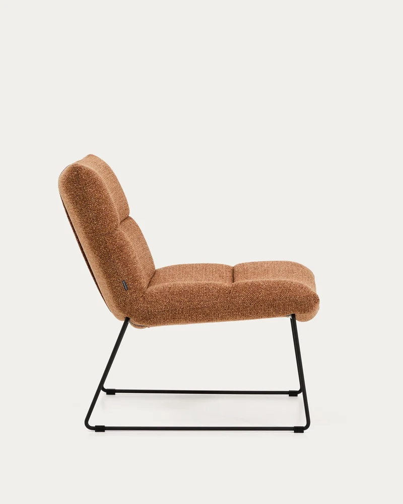 Sessel Asen in terrakottafarbener Chenille mit schwarzen Stahlbeinen FSC 100%