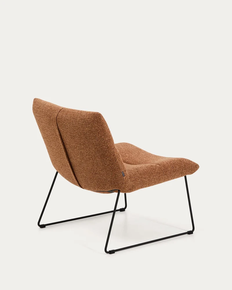 Sessel Asen in terrakottafarbener Chenille mit schwarzen Stahlbeinen FSC 100%