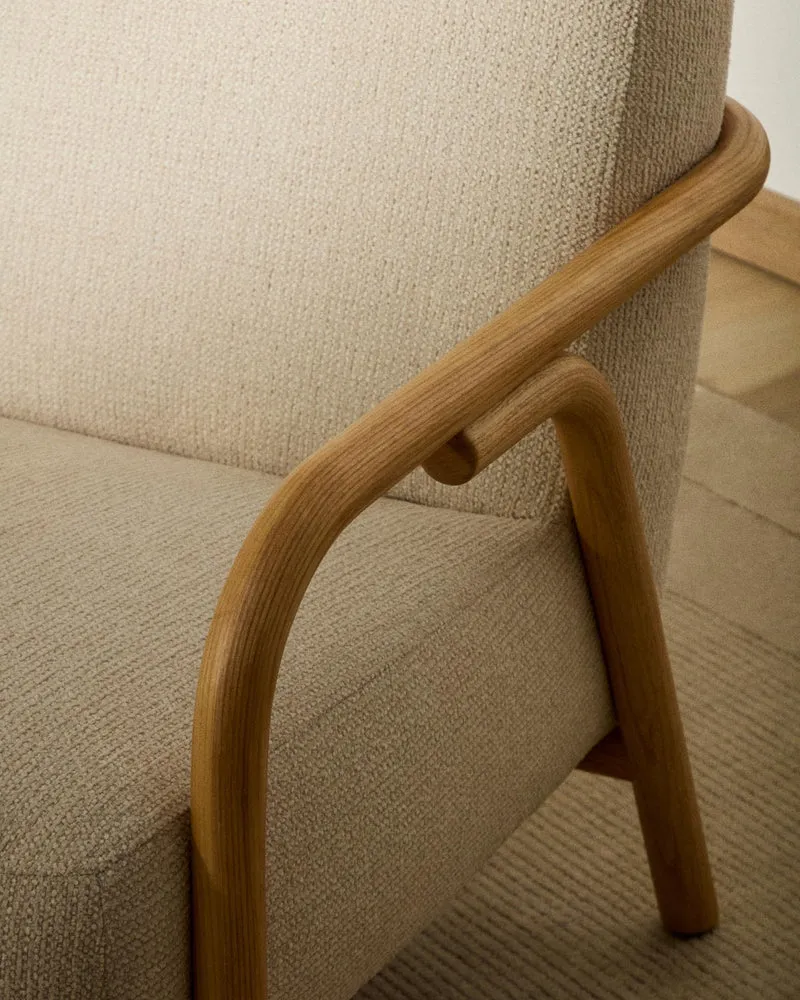Sessel Sylo aus beiger Chenille und massivem Eschenholz mit naturfarbenem Finish, FSC 100