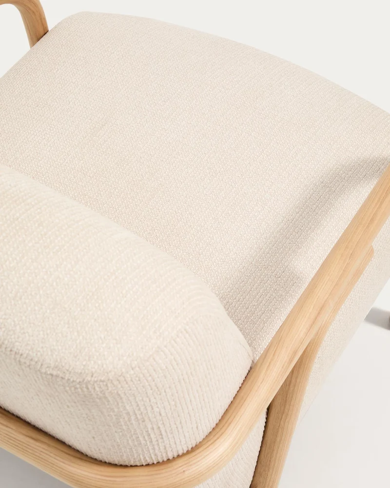 Sessel Sylo aus beiger Chenille und massivem Eschenholz mit naturfarbenem Finish, FSC 100