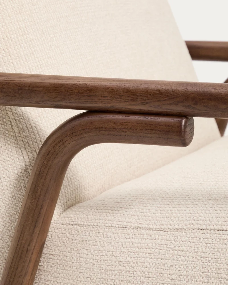 Sessel Sylo aus beiger Chenille und massivem Eschenholz mit nussbaumfarbenem Finish, FSC 1