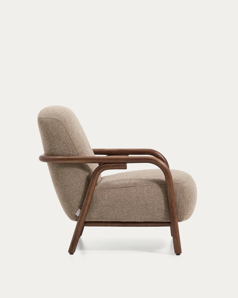 Sessel Sylo aus taupefarbener Chenille und massivem Eschenholz mit nussbaumfarbenem Finish