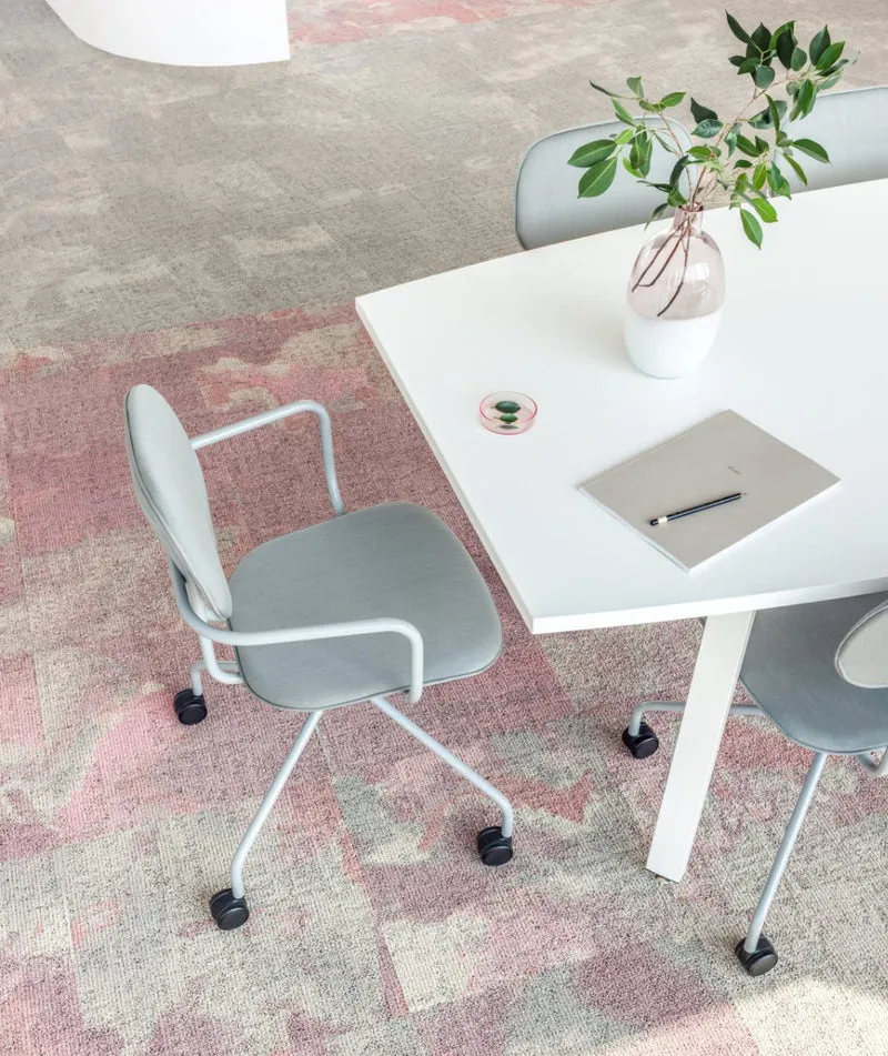 New School N1N03KF - Gepolsterter Stuhl mit festem Gestell auf Rollen