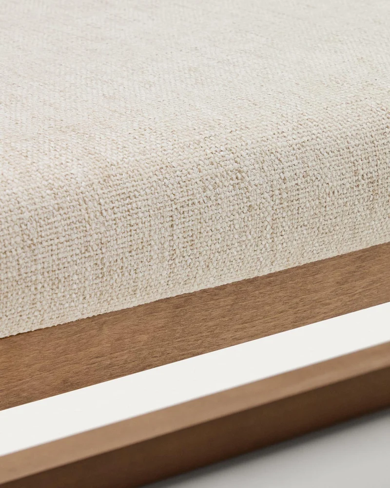 Bank Loya aus beiger Chenille und Buchenholz mit Nussbaum-Finish 128 cm