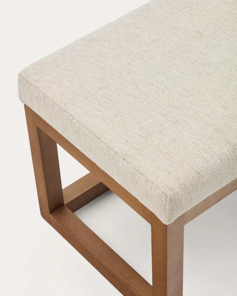 Bank Loya aus beiger Chenille und Buchenholz mit Nussbaum-Finish 128 cm