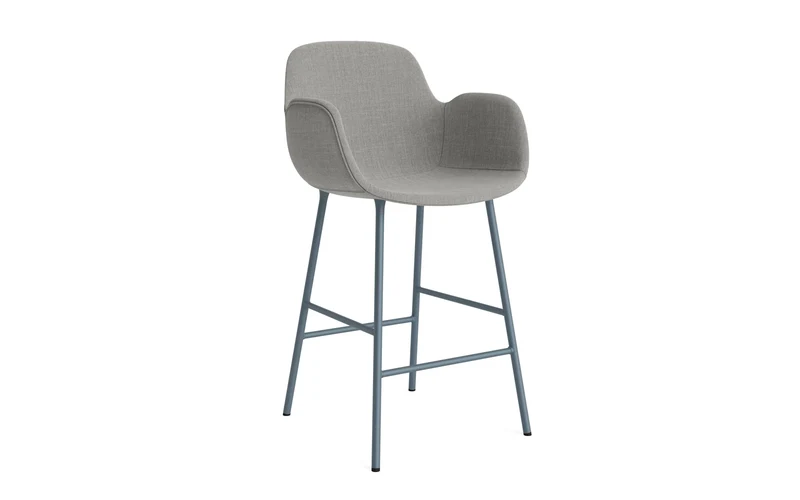 Form Barstuhl mit Armlehne 65 cm gepolstert Blau Stahl/Remix