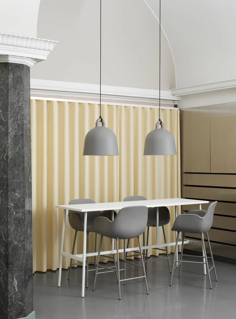 Form Barstuhl mit Armlehne 65 cm gepolstert Leuchtendes blau Stahl Hallingdal
