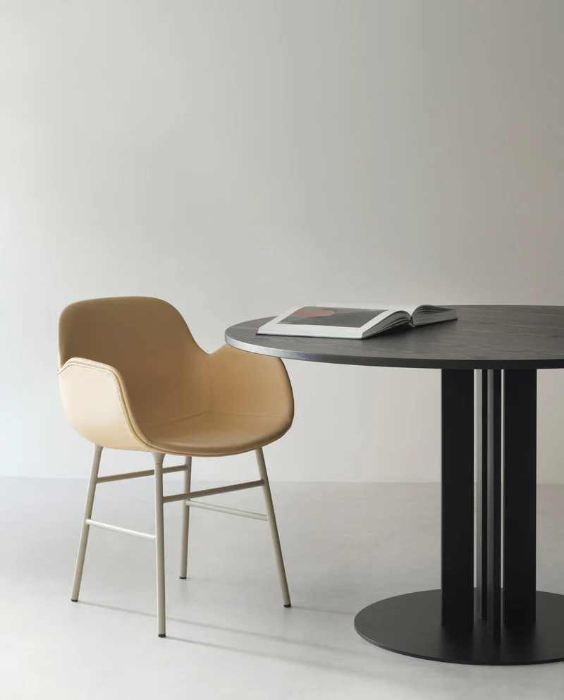 Form Lehnstuhl gepolstert Leuchtendes Blau Stahl Ultra Leder